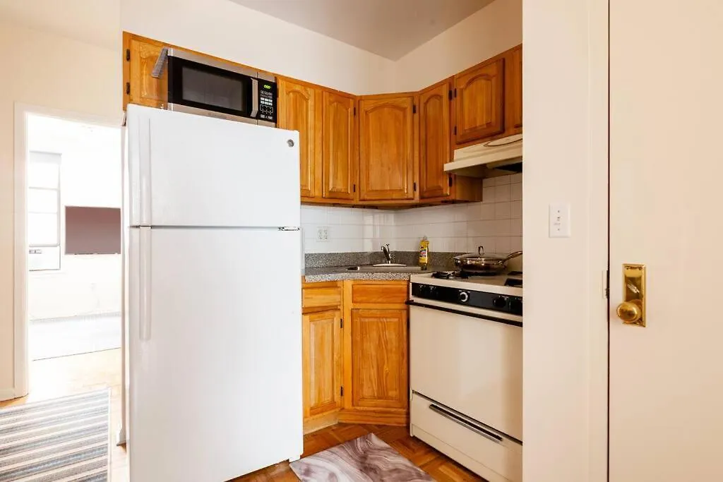 Apartment ✪ Large 2 Bedrooms ✪ Queen Beds ✪ Work Stations New York