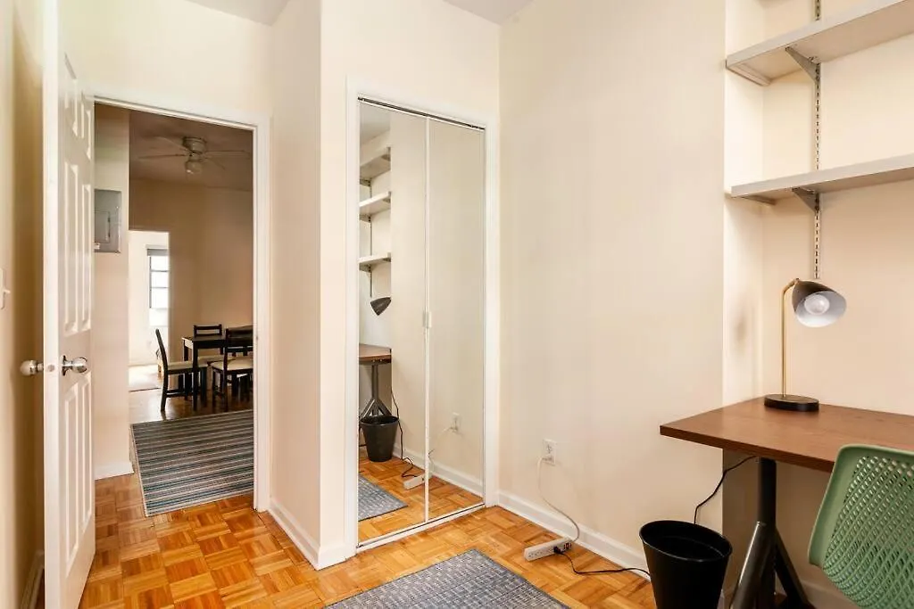 ✪ Large 2 Bedrooms ✪ Queen Beds ✪ Work Stations New York Apartment
